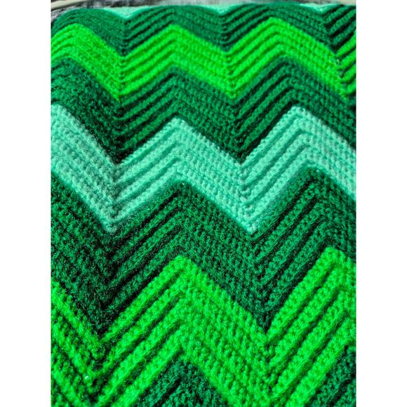 Chevron Green Variegated Crochet Blanket 55 x 62 throw Vintage - Picture 4 of 7